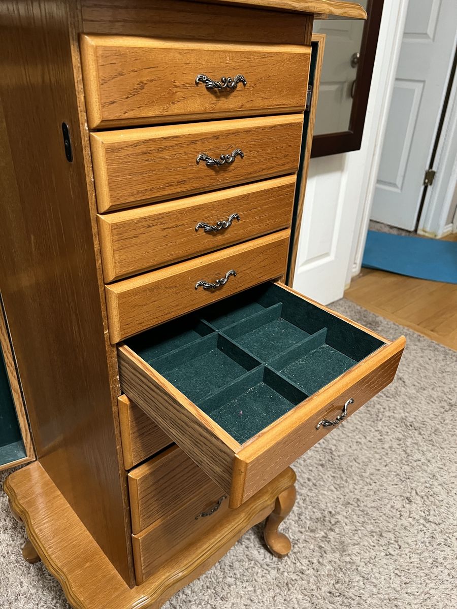 Main image 4