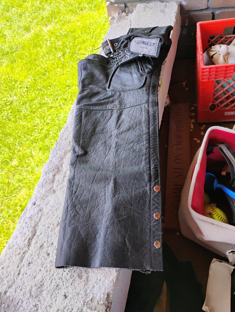 Leather chaps