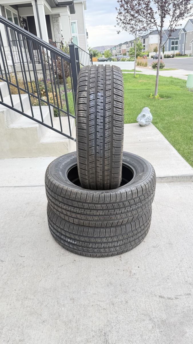 235/60R17 Kenda Kenetica Touring AS
