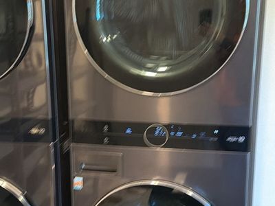 LG WKGX301HBA WashTower Gas Washer/Dryer Combo — Stainless - Excellent Used Condition