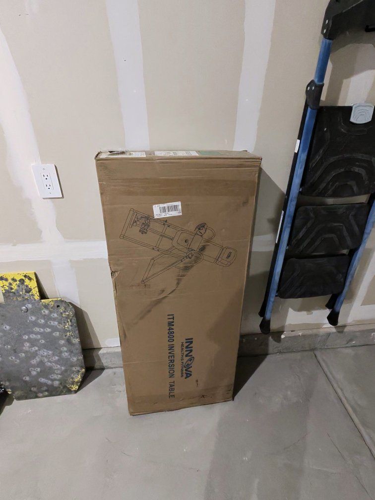 Innova ITM4800 Inversion Table In Box with heating and massage