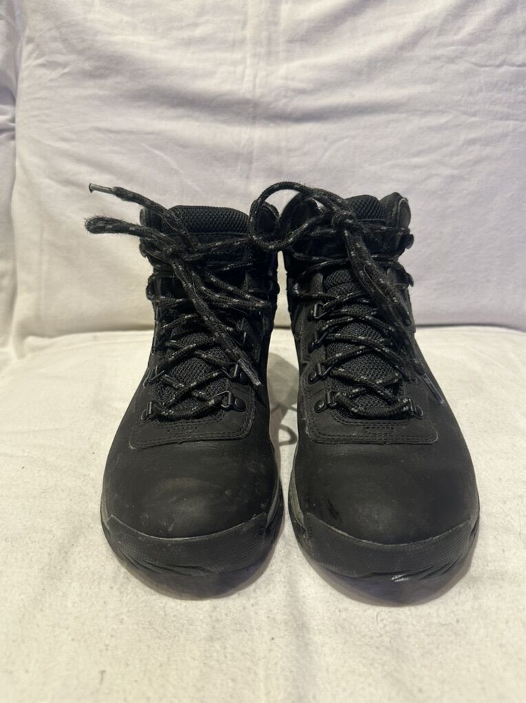 Columbia Men’s Size 8.5 Black Mid Hiking Boots