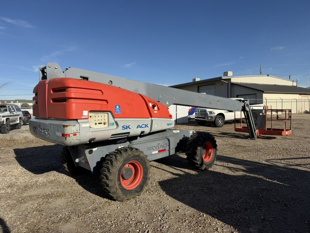 SkyJack SJ66T 4x4 Boomlift