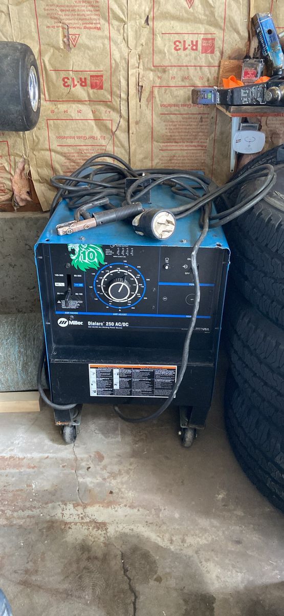 Miller DialArc 250 stick welder AC/DC