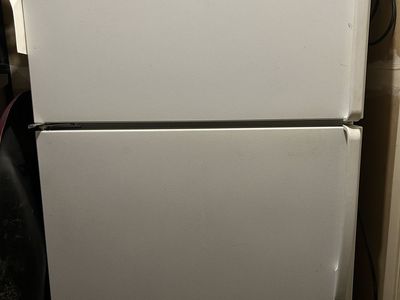 Whirlpool Imperial Series White Top Freezer Refrigerator