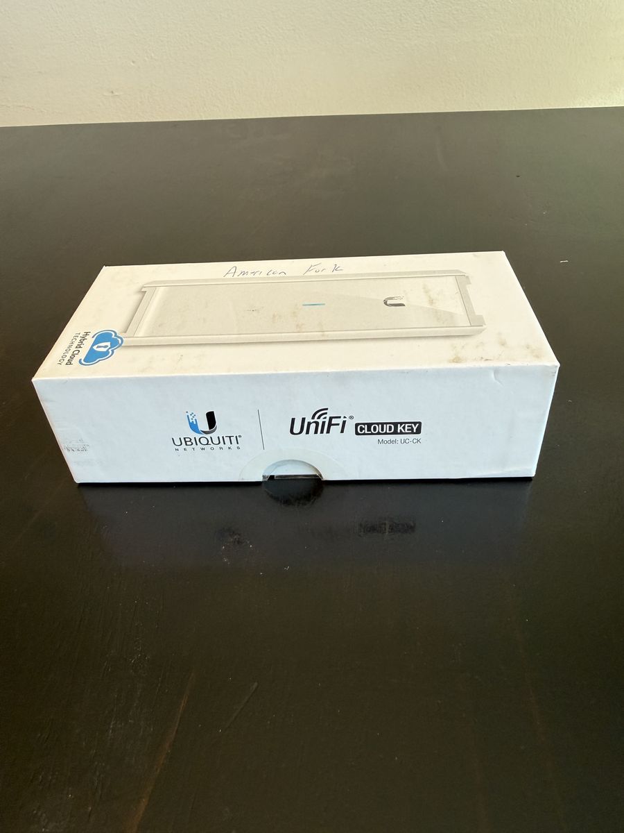 Ubiquiti UniFi Cloud Key Controller (UC-CK) - Hybrid Cloud Management Device
