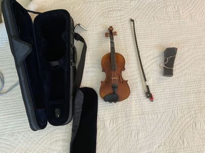 1/8 violin - Kreutzer A300, bow, case, chin and shoulder rest