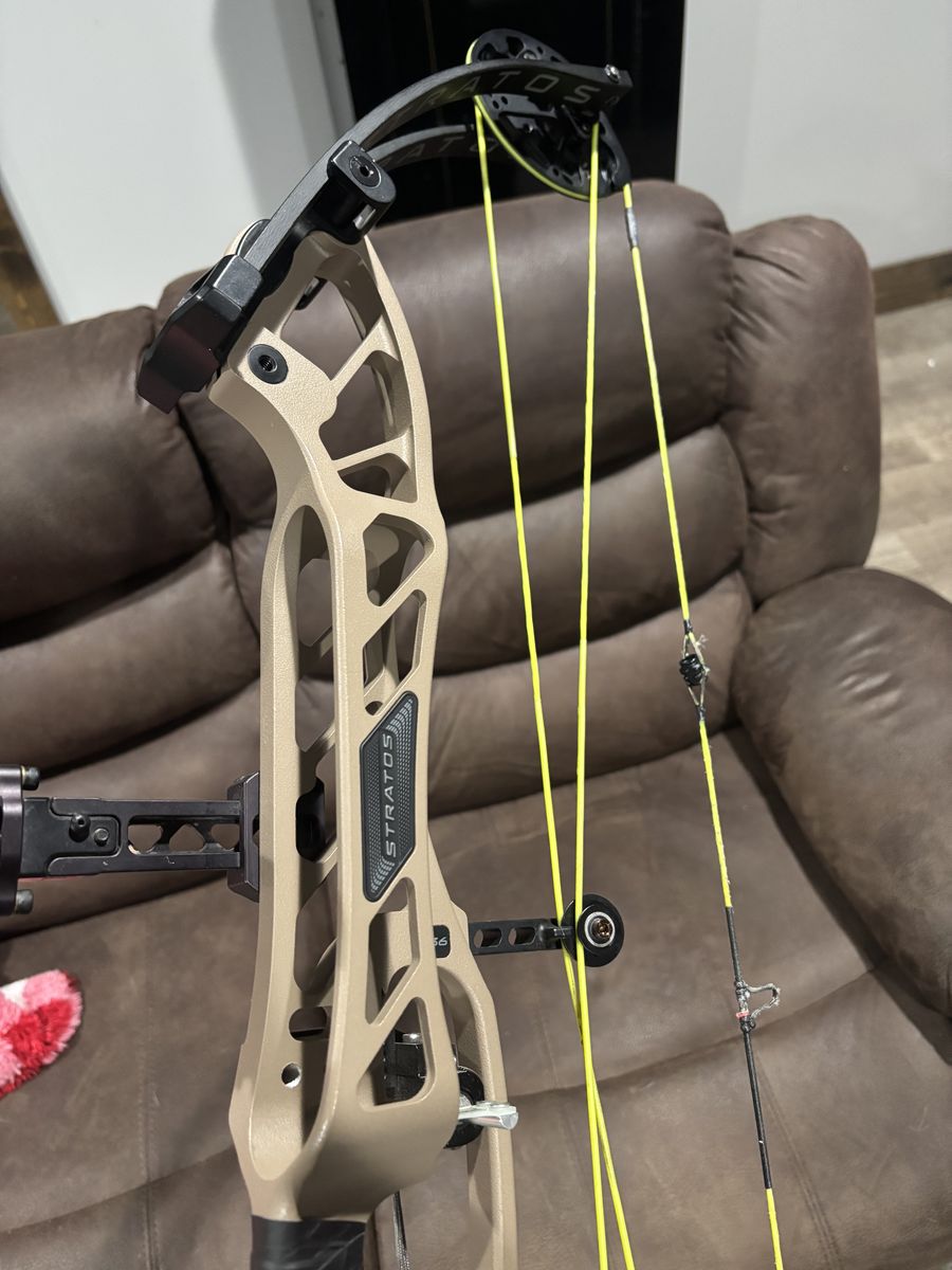 Hoyt Stratos 37 HBT