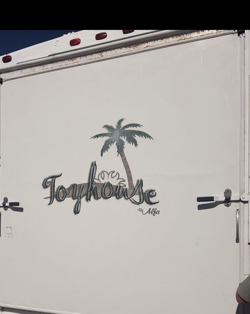 Alfa Toyhouse 5th Wheel Toy Hauler Travel Trailer - Spacious & Ready for Adventure