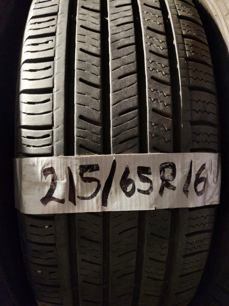 215/65r16 kumho solus