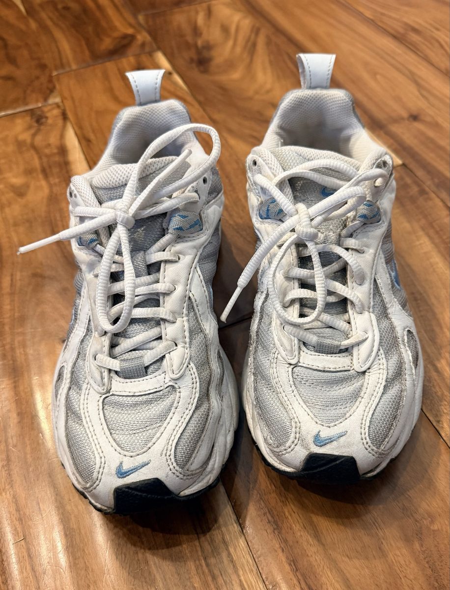 Nike White and Blue Athletic Sneakers Women's Size 6.5