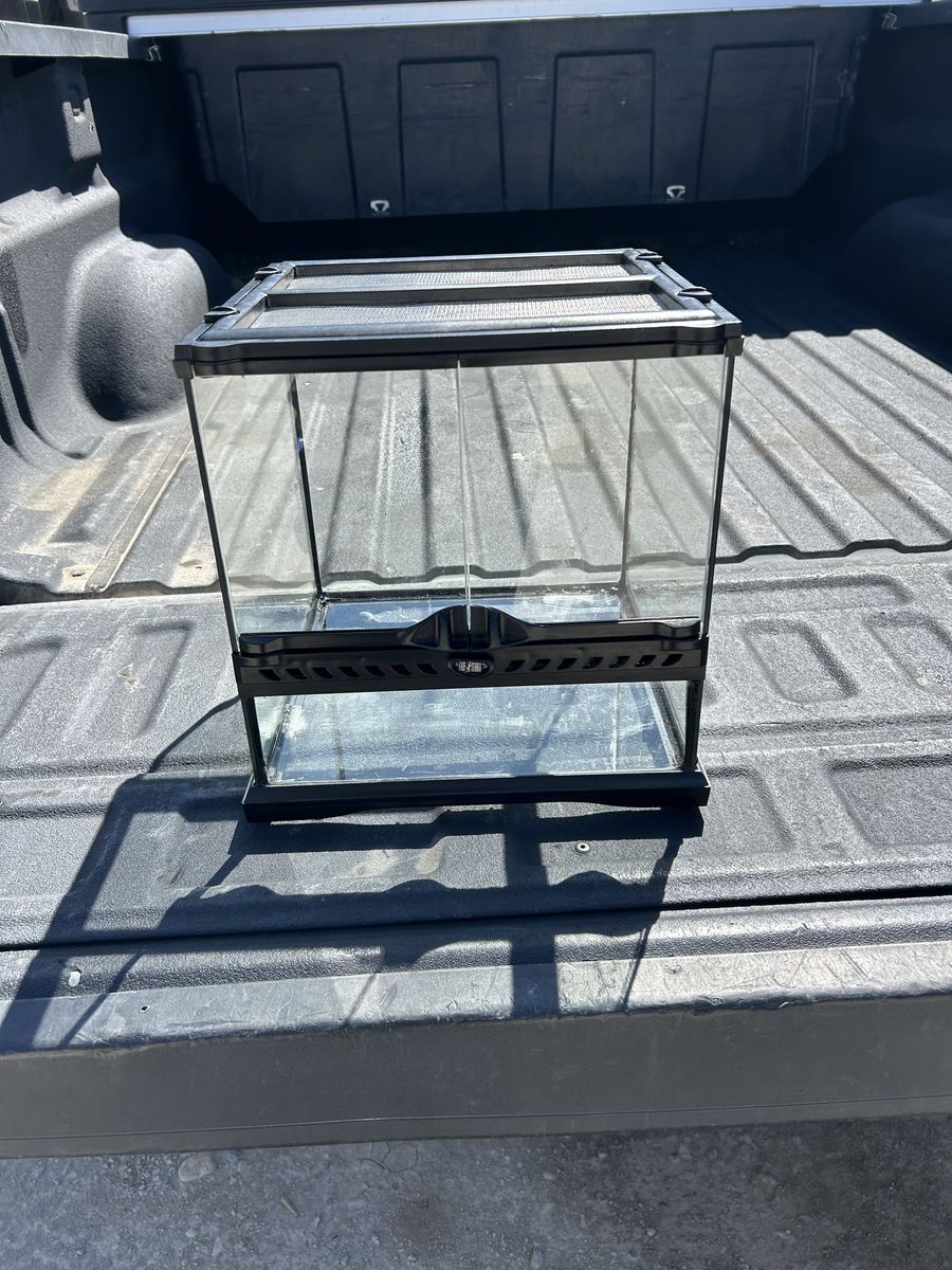 12"x12"x12" Exoterra Terrarium