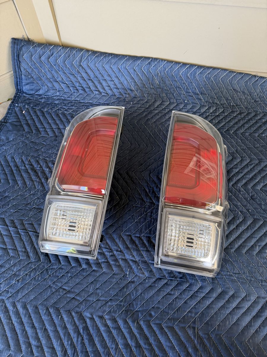 2016-23 Tacoma Taillights