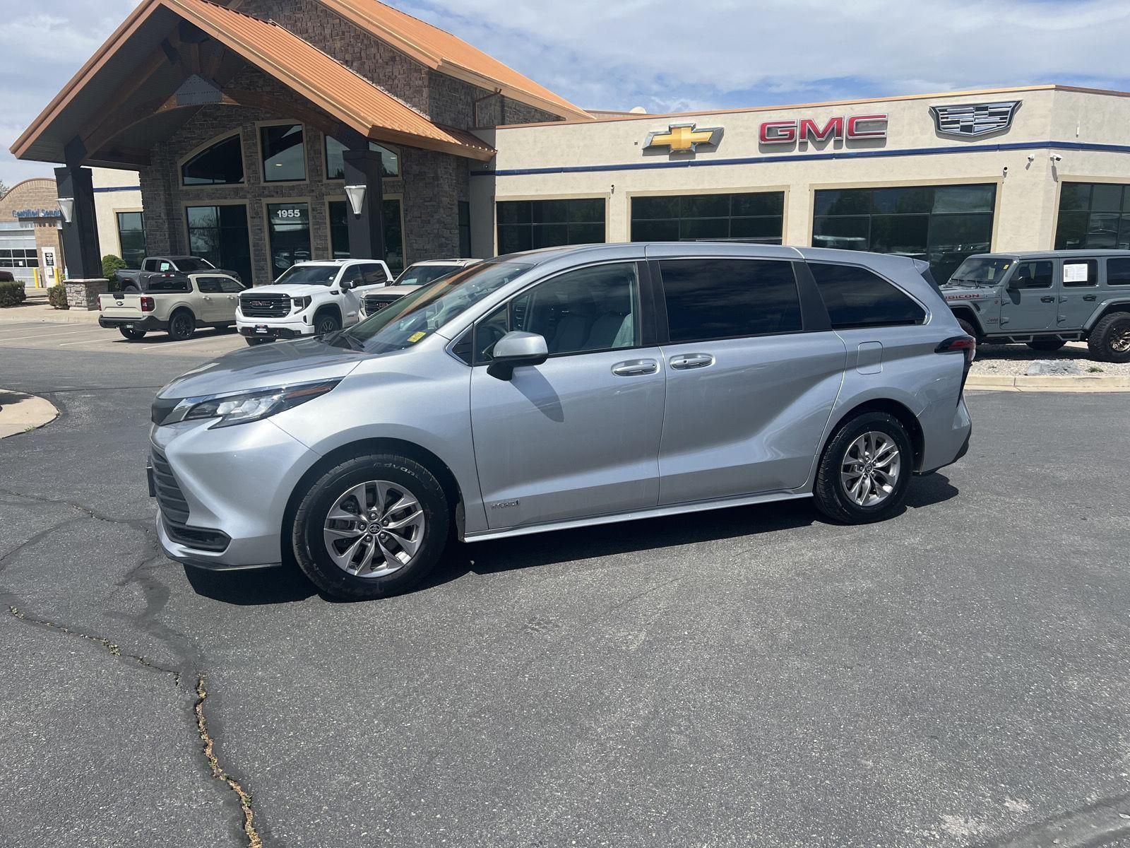 2021 Toyota Sienna LE 8-Passenger