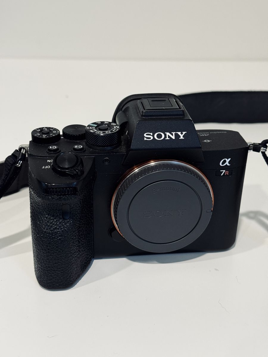 SONY 7RIV Mirrorless Camera and Lenses