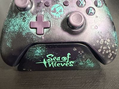 Sea of Thieves Xbox Controller with non charging stand.