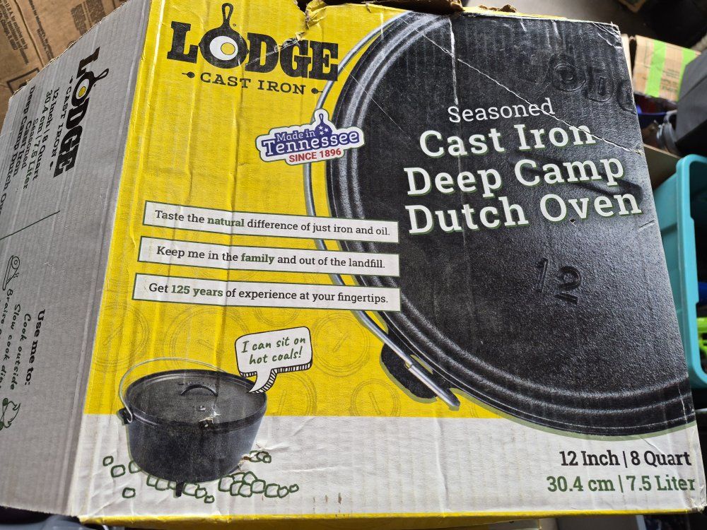 lodge cast iron 8-Qt cast iron Dutch oven