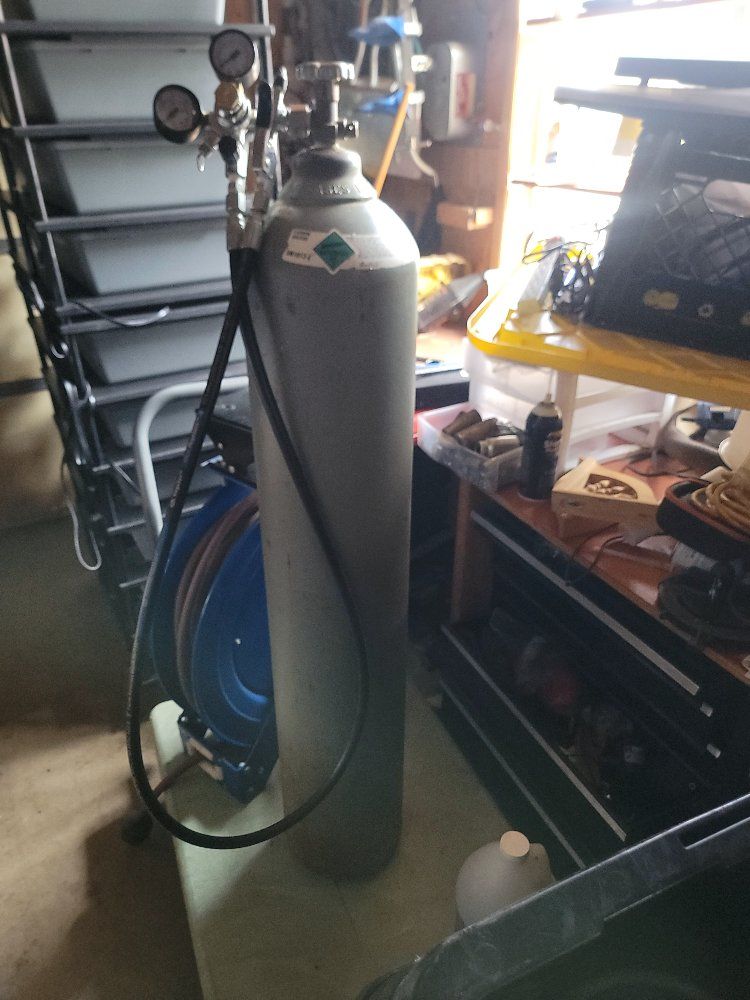 50-Gallon Steel CO2 Tank w/regulator & hose