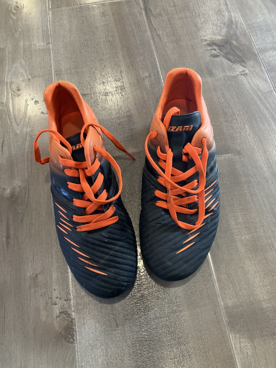 Soccer Cleats SIze 5