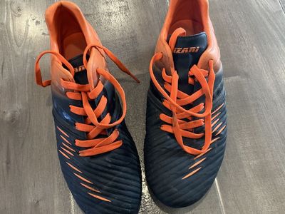 Soccer Cleats SIze 5