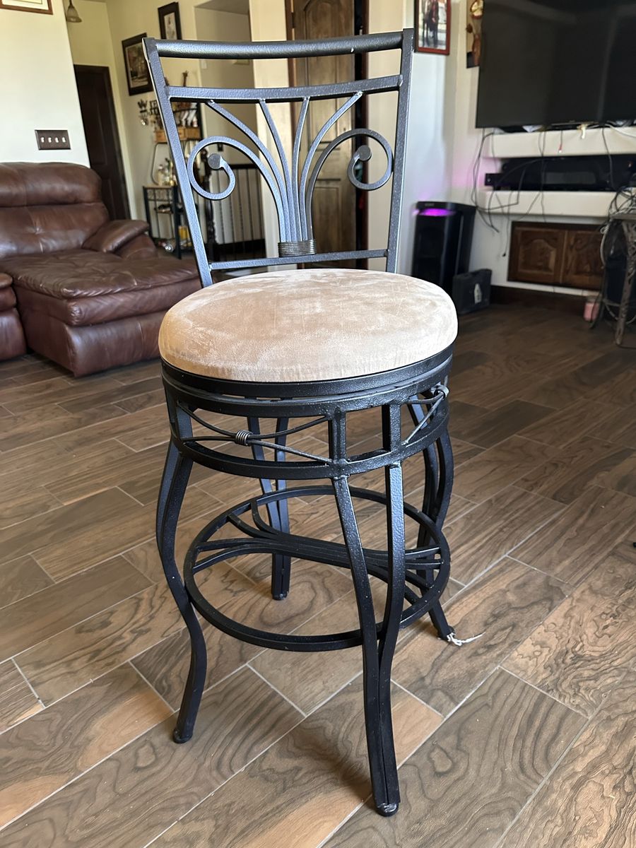 Bar stool