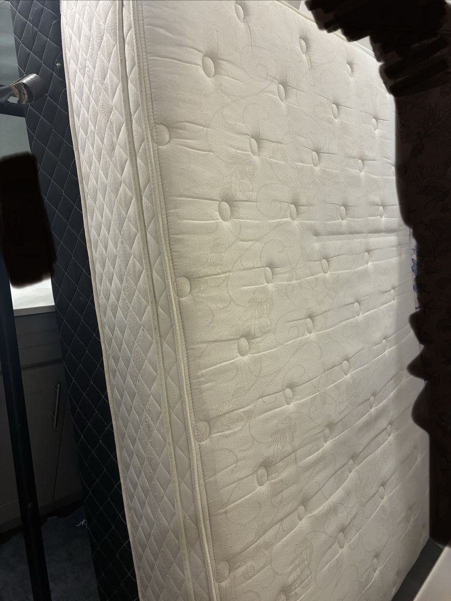 Full size bed