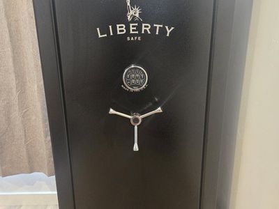 Liberty Safe USA Series Gun Safe - Black, USA Series, Excellent Condition, Digital Lock