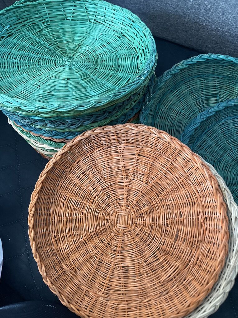 18 Assorted Colored Wicker Paper Plate Holders
