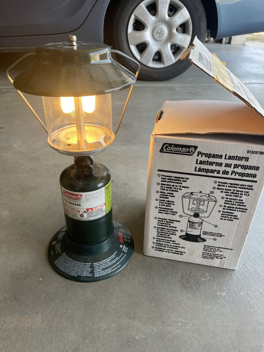 Coleman Propane Lantern, Two Mantle, Outdoor Camping Light
