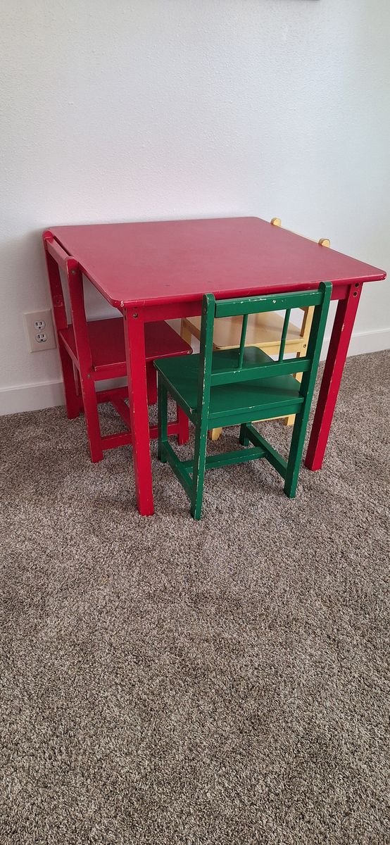Kids play table