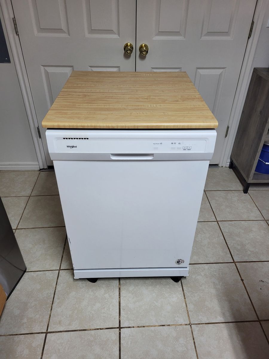 Whirlpool full size portable dishwasher White