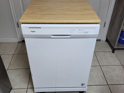 Whirlpool full size portable dishwasher White