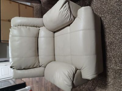 Cream Love seat and recliner