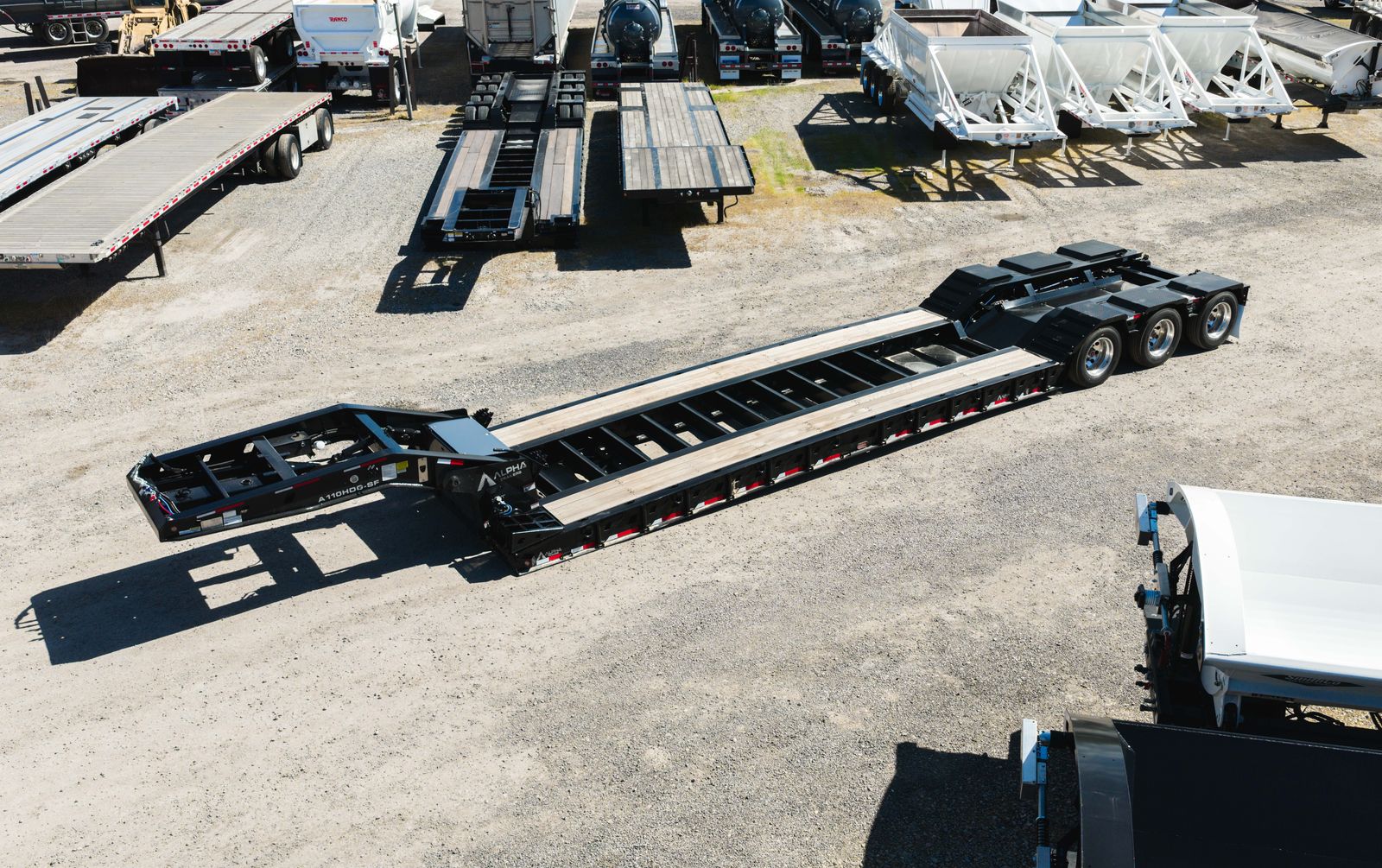 2025 Alpha HD 110HDG-SF Trailer