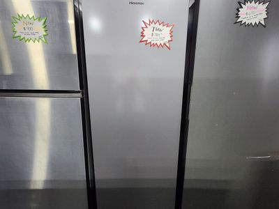 BRAND NEW! HISENSE 10.2 CF STAINLESS STEEL FRIDGE/FREEZER