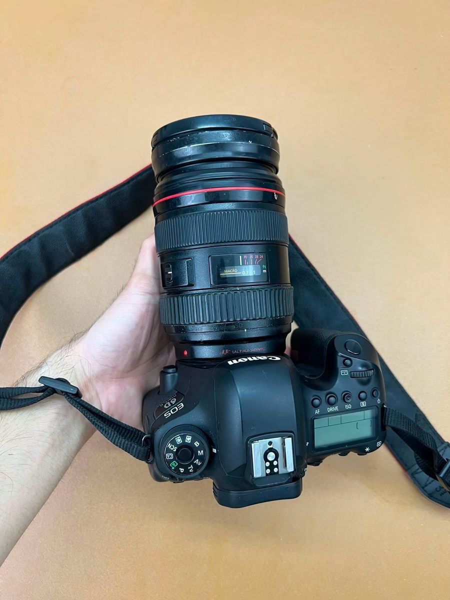 Gear 1: 6D+ 24-70mm 2.8 780$ , gear 2 read...