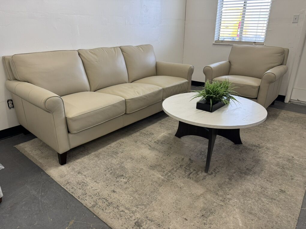 LIKE NEW 100% LEATHER CREAM SOFA COUCH & CHAIR SET
