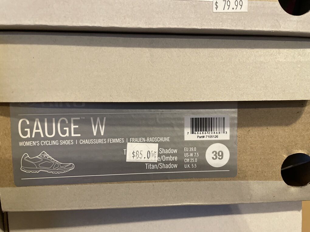 New giro Gauge 7.5 Women