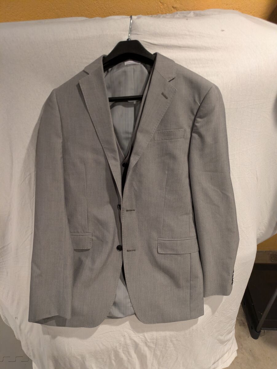 Men's J. Ferrar Light Grey 3-Peice Suit - 38L