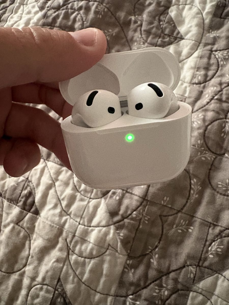 Apple AirPods 4th generation