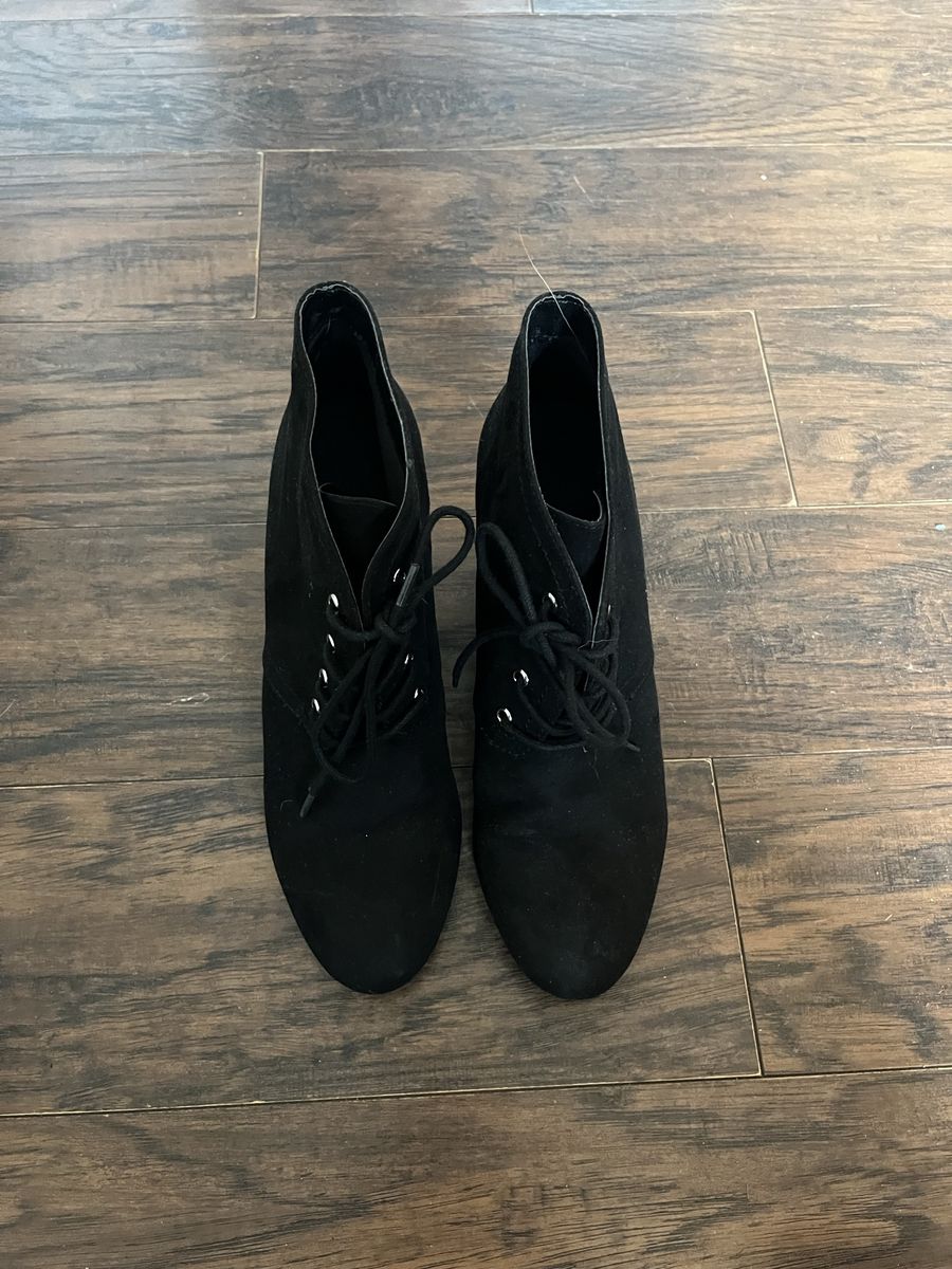 Suede boots