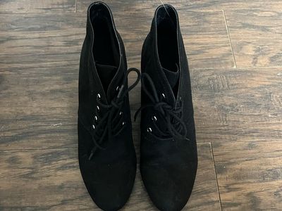 Suede boots