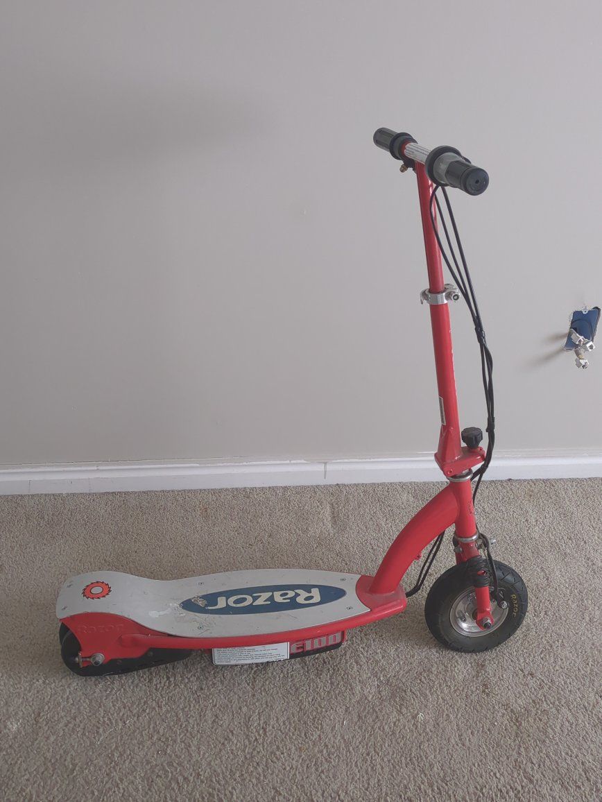 Razor E100 Electric Power Kids Scooter - Red