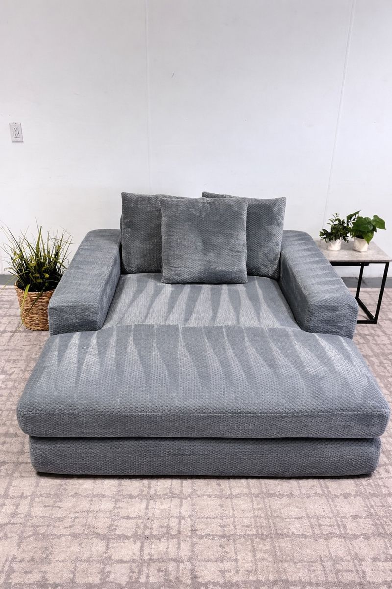 COSTCO SEALY CALIN OVERSIZED FOAM LOUNGER