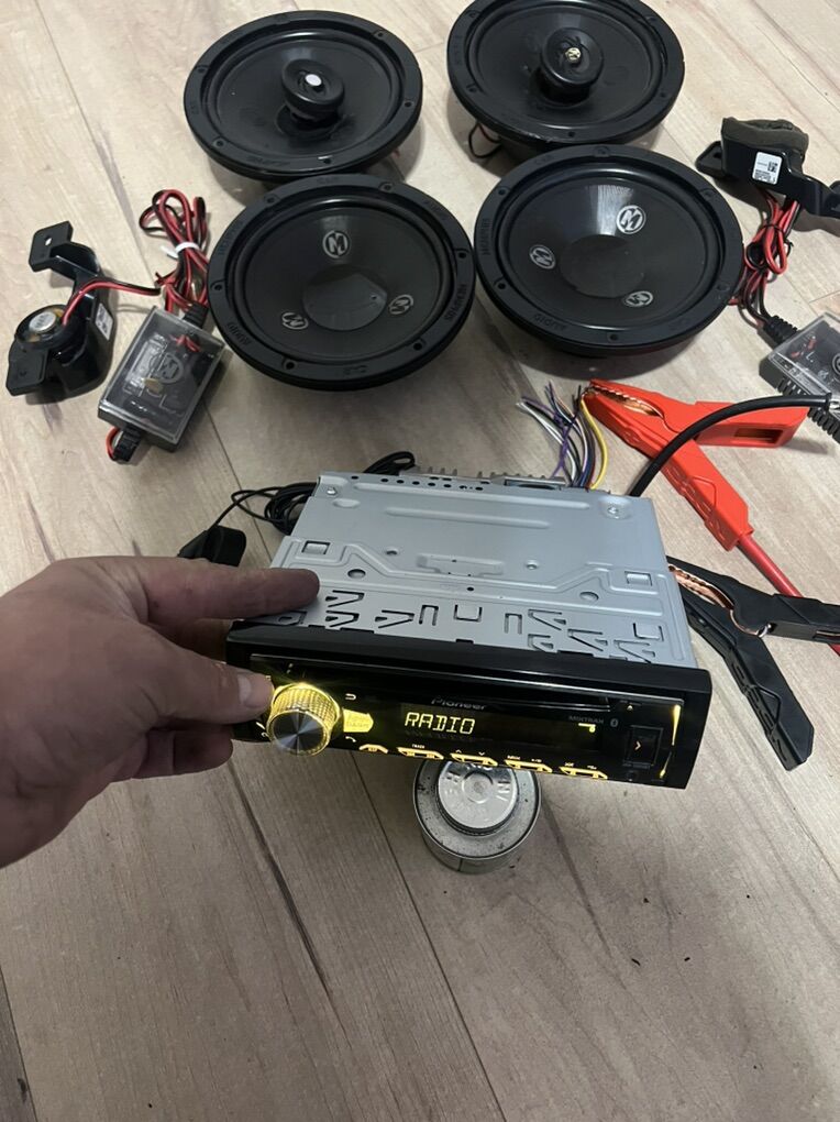 Pioneer  stereo  BLUETOOTH 4 Memphis 2 half’s 6.5”