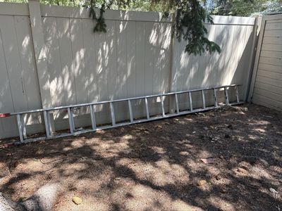 Aluminum Extension Ladder - Durable, Lightweight, and Versatile