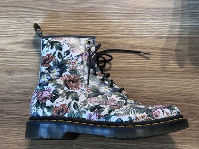 Dr. Martens 1460 English Garden Leather Lace-Up Combat Boots -size 10