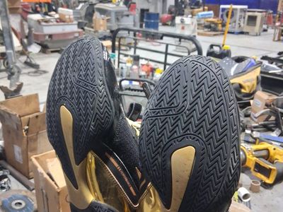 Venum Giant Low Boxing Shoes - Black & Gold, Men's Size 10.5