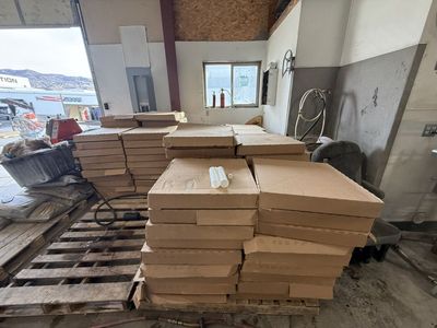 24 By 24 Carpet Tile J+J 17$ A yard