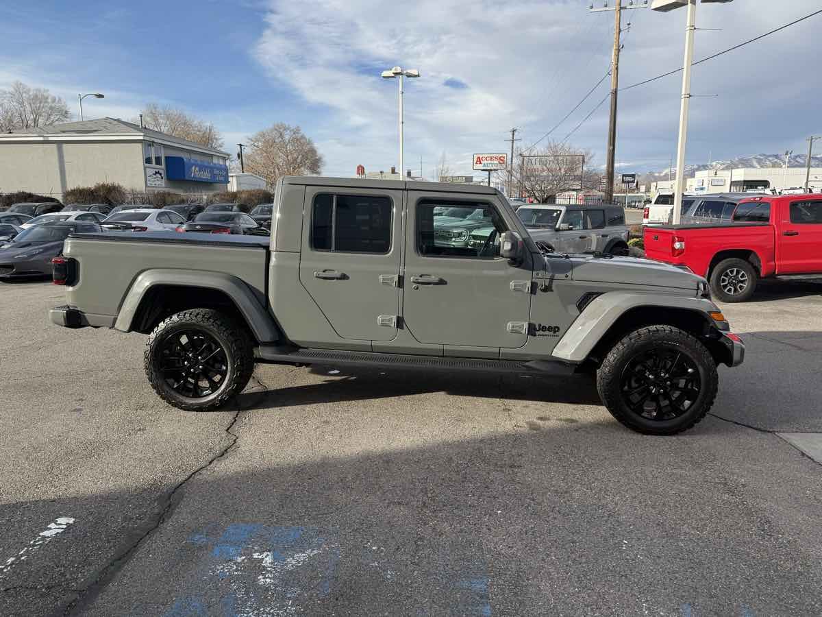 Main image 5
